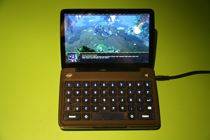 Illustration for article titled Razer Switchblade Pocket Gaming PC: Flip-Open, Customizable Keyboard